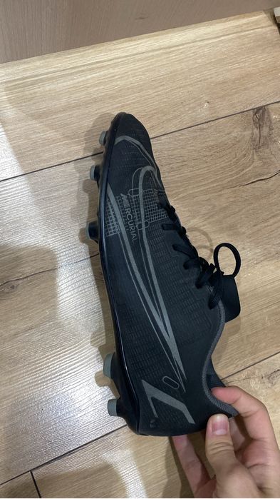 Бутсы футбольные