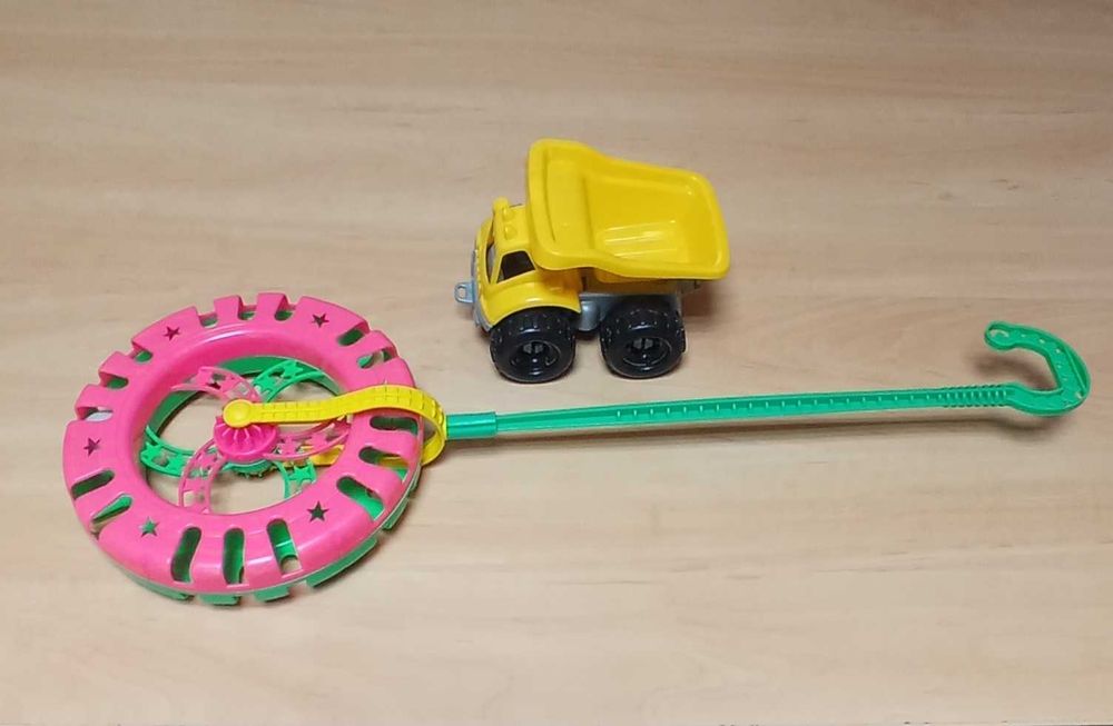 Детски играчки багер, камион, бебешко колелце за търкаляне