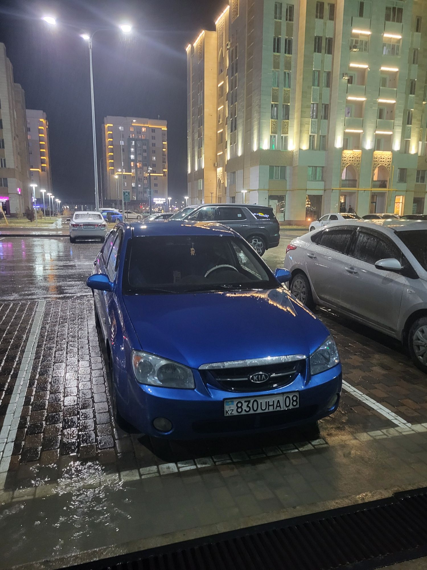 Машина kia cerato 2006