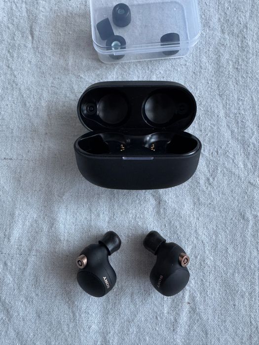 Продавам слушалки sony wf 1000xm4