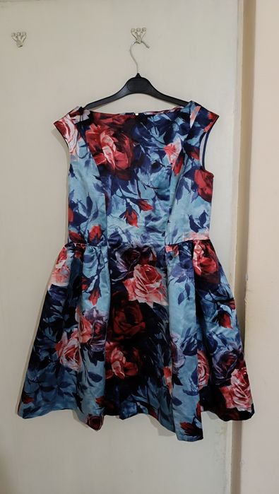 Rochiță noua foarte frumoasa Oferta