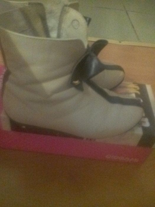 Сапоги натуральная  кожа,32 размер,5000 тенге