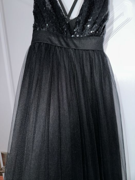 Чесрна дълга тюлена рокрля с пайети