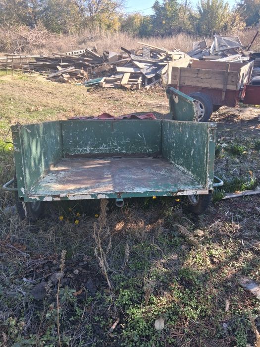 Продавам ремарке за фреза