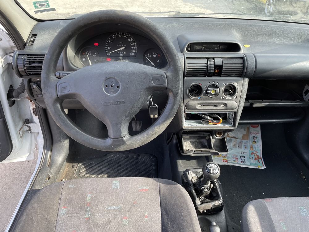 Opel Corsa 1.2 16v 65hp На Части