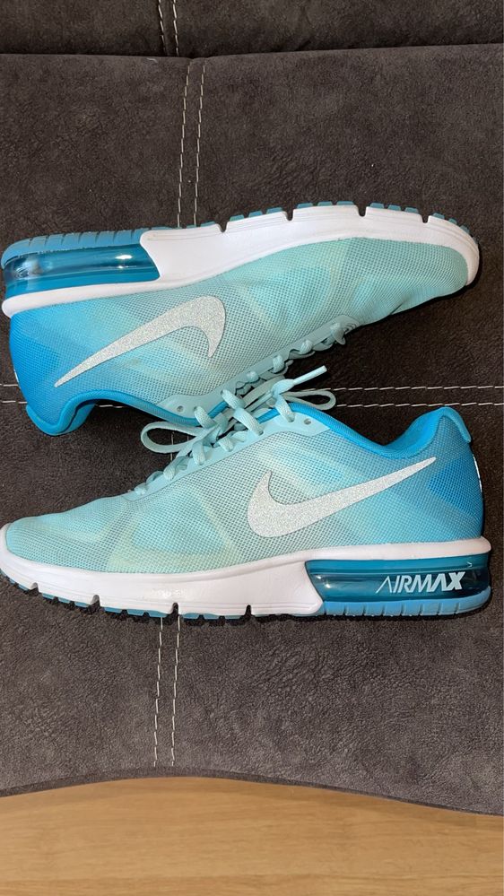 Страхотни  маратонки Nike Air Max