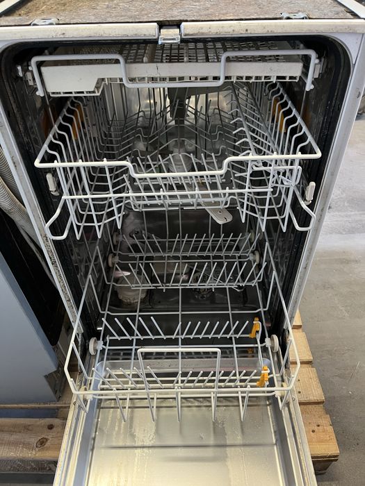 Съдомиялна за вграждане Miele 45см