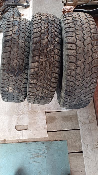 Резина зимняя 3 штуки