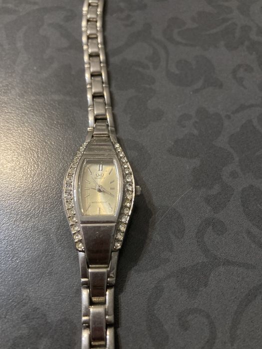 Дамски часовник Q&Q