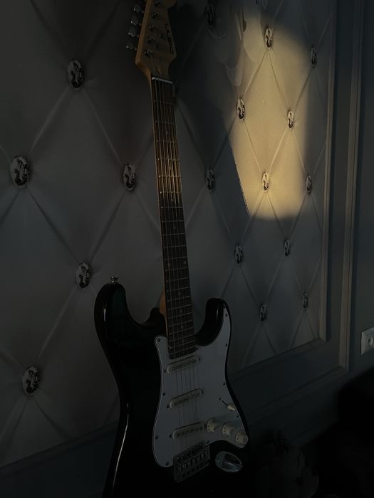 ОРИГИНАЛ,электро гитара