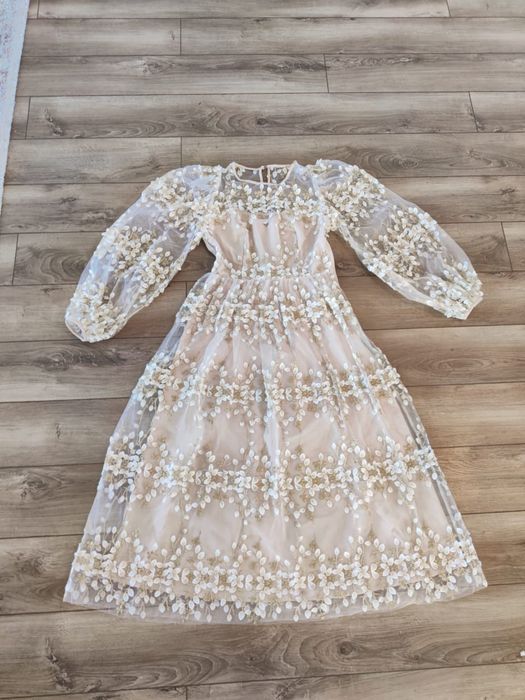 Кружевное платье Lichi