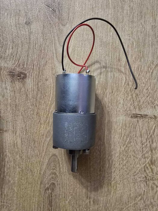 Motoare cu reductor 150:1 37Dx57L mm
