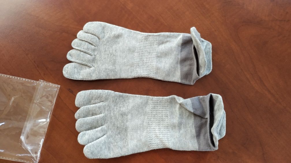 Чорапи с пръсти дишашти