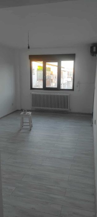 Inchiriez apartament cu 4 camere