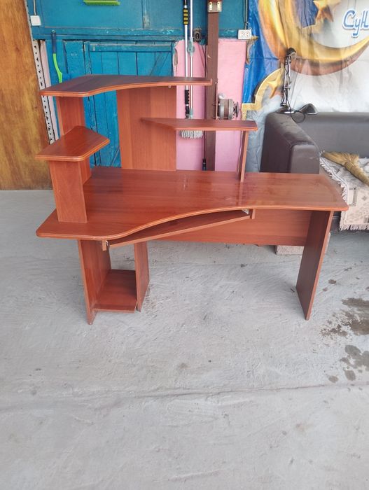 Срочно продам кампютерный стол