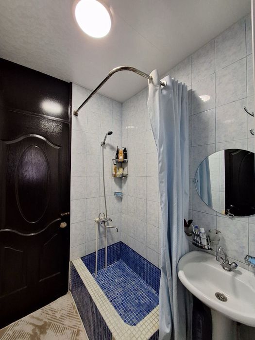 Kvartira sotiladi 3 xona 72kv