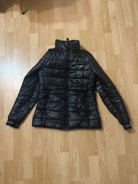 Vând geaca CK stare foarte bună