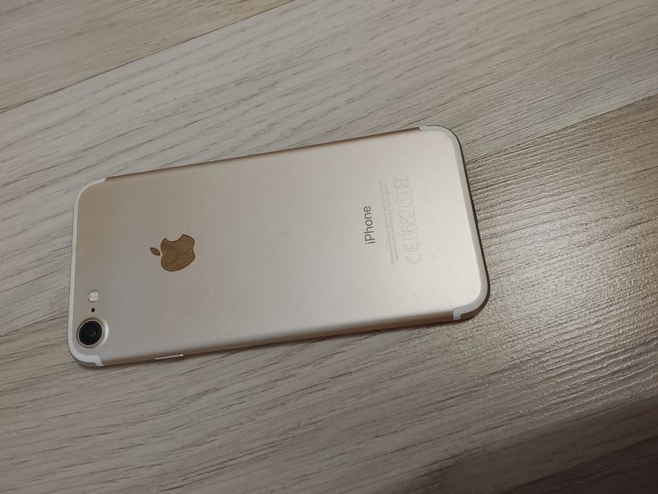 iPhone 7 128 holati yahshi