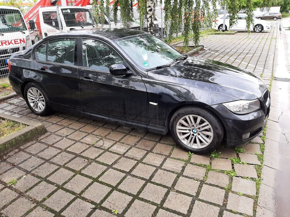 BMW 320i E90 Facelift