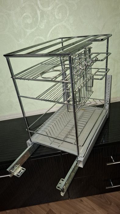 Сушилка для посуды, выдвижная . Размеры  43× 29× 46 см