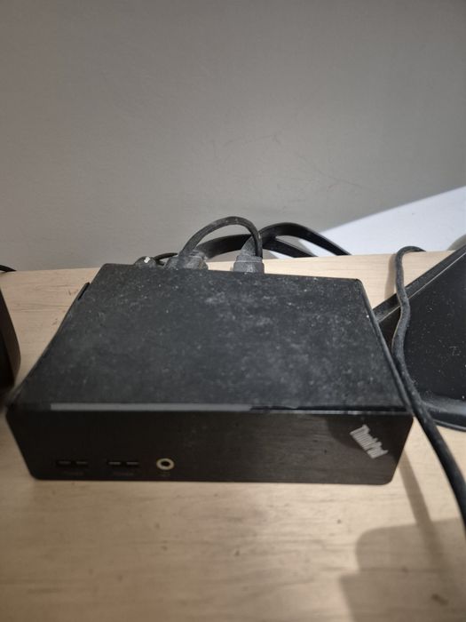 Monitoare Samsung cu stativ si dock