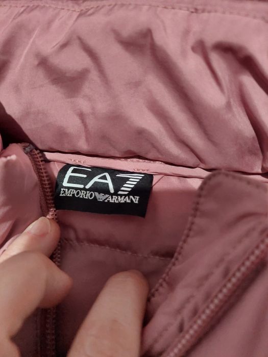 Vând geaca Emporio Armani,EA7,marime S ,roz pudra,nu tommy,nu Ck