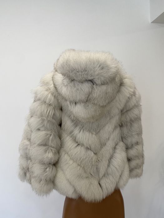 Haina din blana de vulpe
