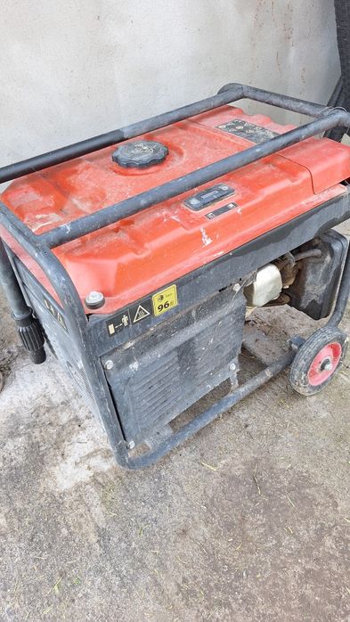 Generator benzina black & decker 3000