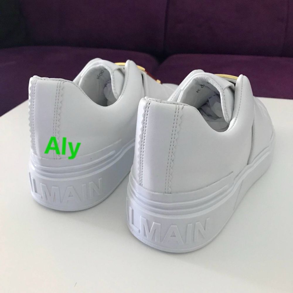 Adidasi Balmain albi