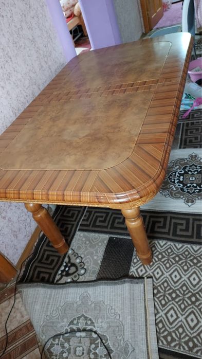 Стол кухонный