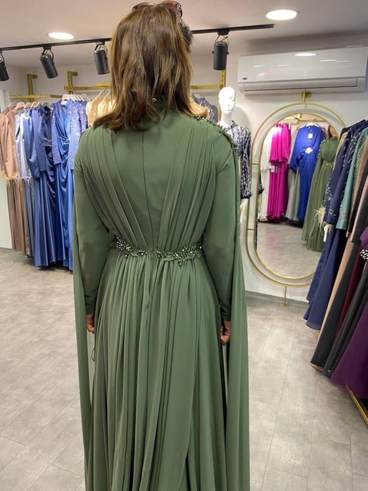 Женское вечернее платье