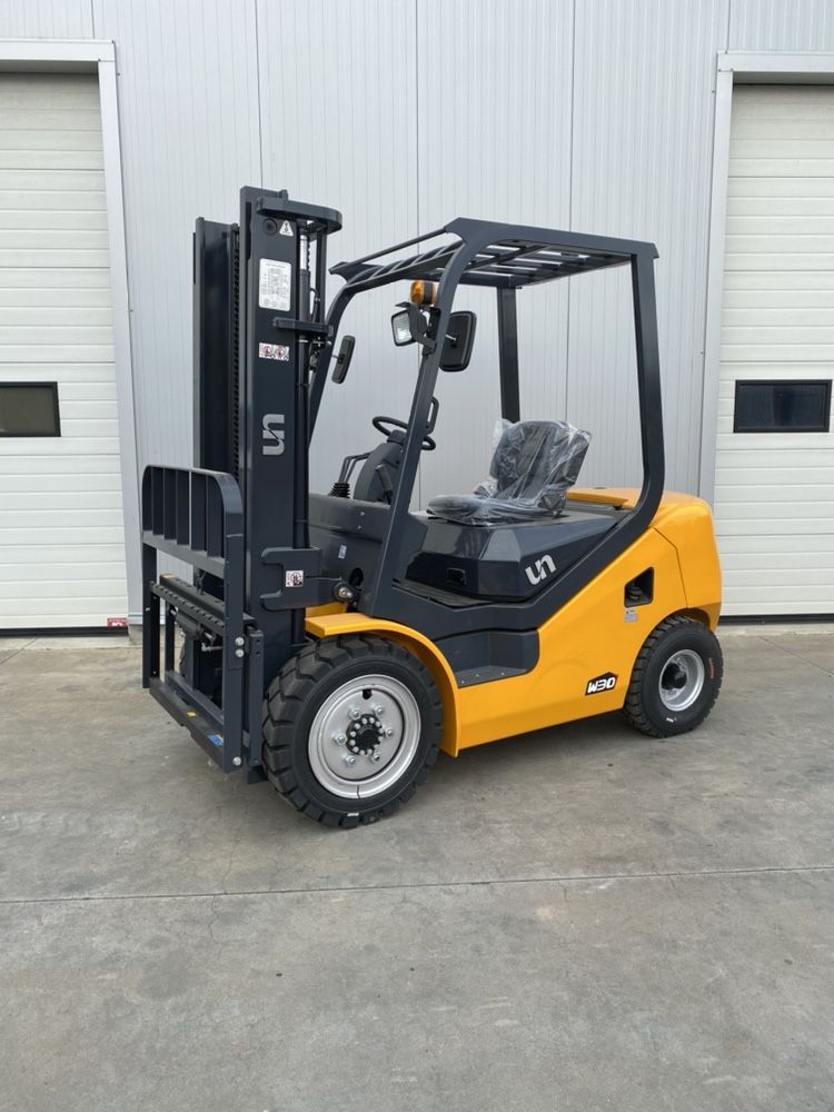 Motostivuitor / Stivuitor Diesel NOU 3,5T Garantie 3 ani + service!