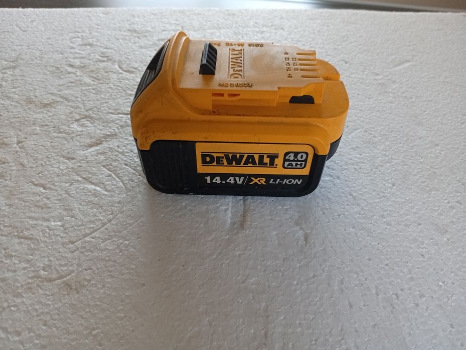 Acumulator dewalt 14.4v 4 ah
