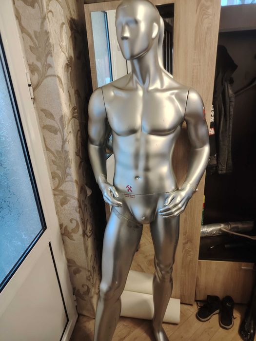 Манекени за дрехи