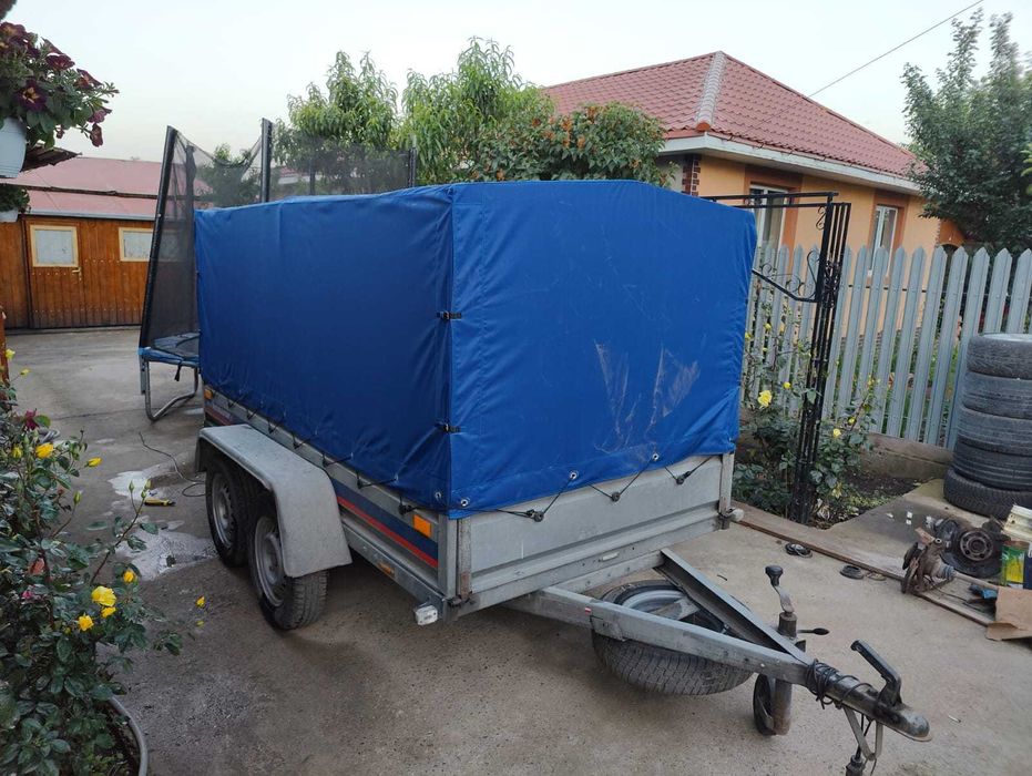 Prelate remorci,umbrele,mopede etc