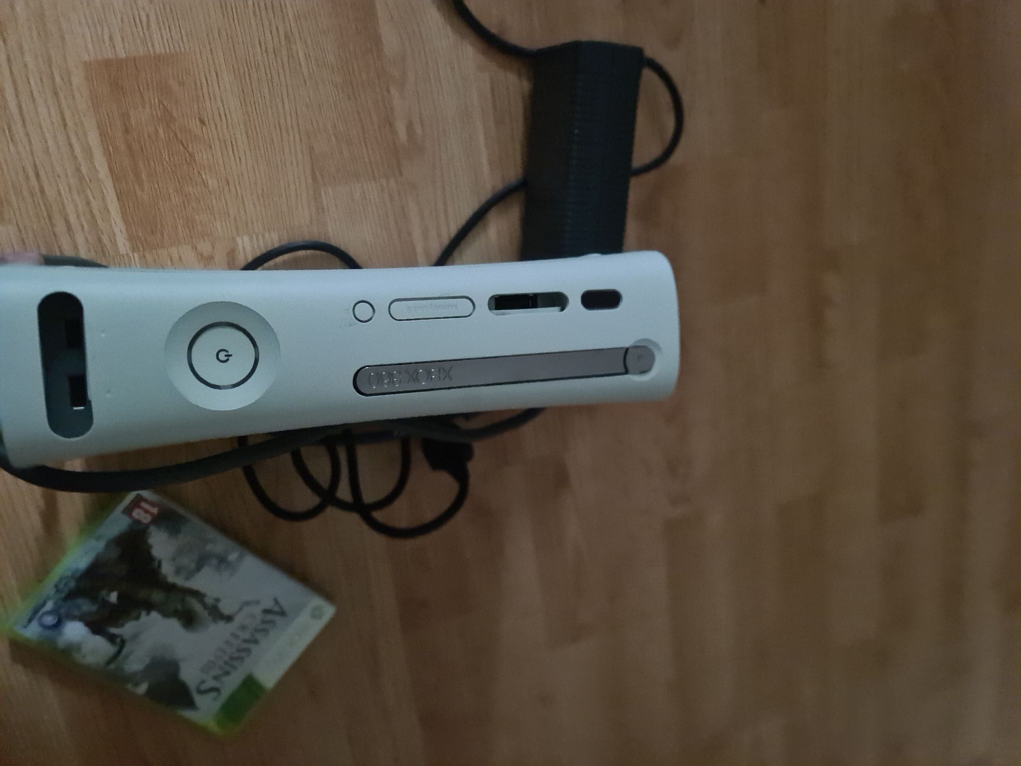 Xbox 360 + joc assassin's creed