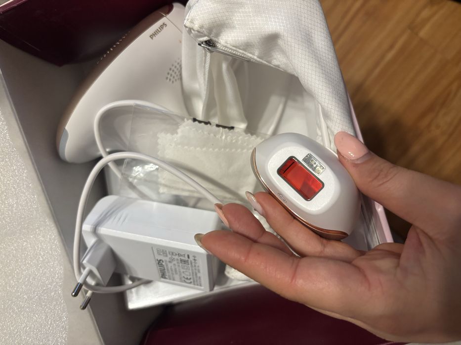 Фотоепилатор Philips Lumea IPL Advanced