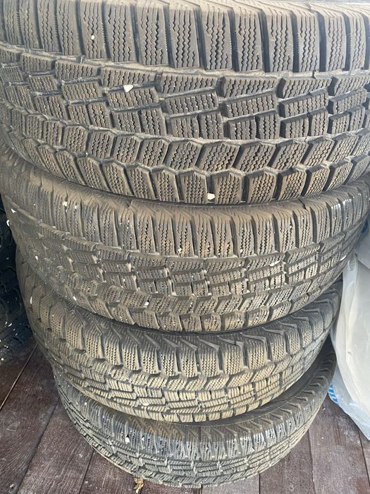 Шины зимние р16 два комплекта 215 60