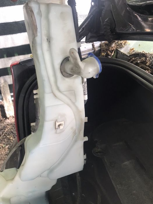 Vând vas Spalator parbriz  Ford Focus 2003-2009