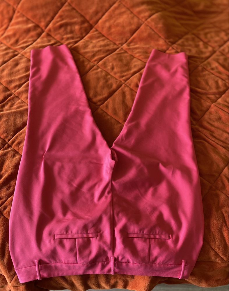 Pantaloni pink, marime 46