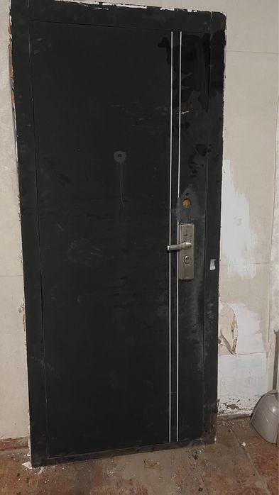 Продам входной дверь