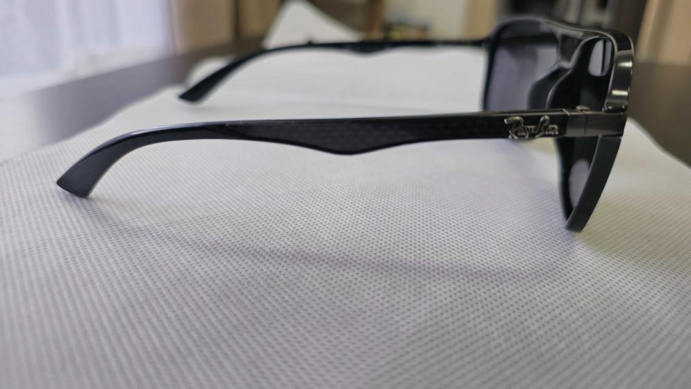 Ochelari de soare polarizati Rayban RB4184, lentila polarizata