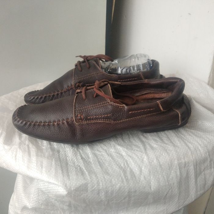 Продам фирменную обувь.