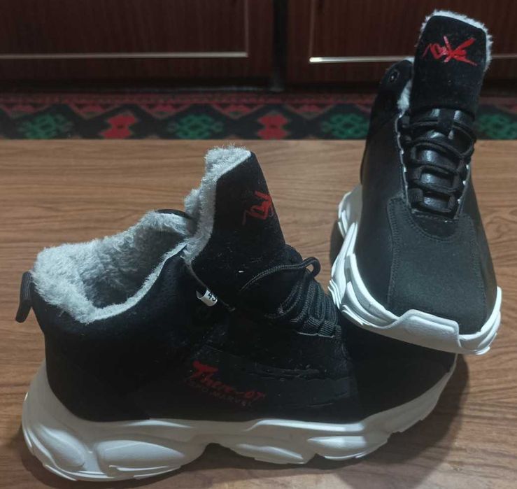 Мъжки зимни топли високи маратонки с пухена подплата