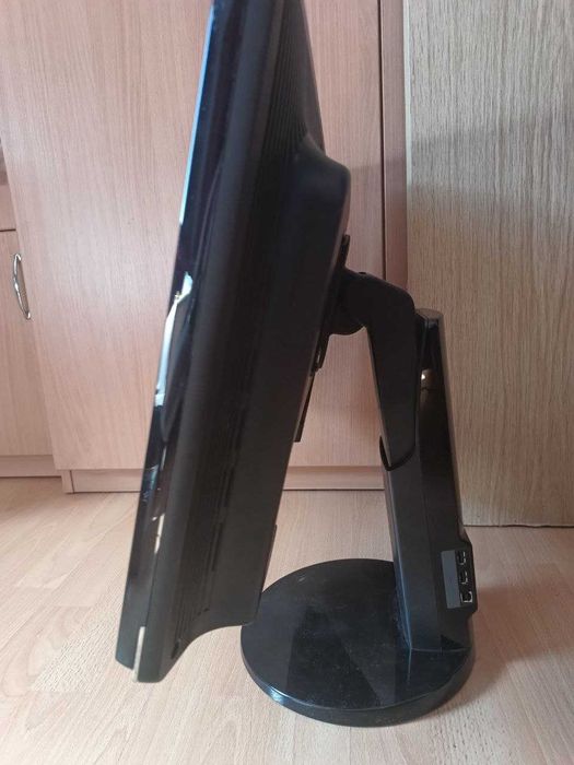 Stand monitor Samsung, 2 porturi USB integrate, conexiune VESA 100x200