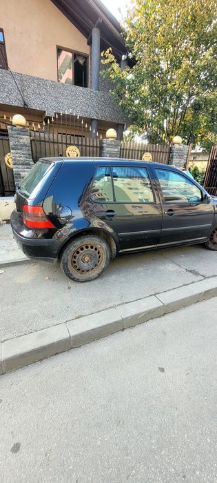 Vând Golf 4 1.4 16v intreg pentru dezmembrat !!