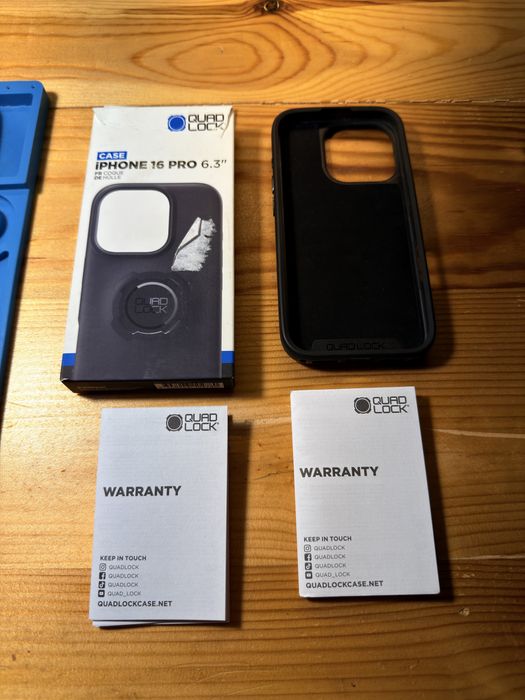 Продам чехол Iphone 16 Pro под мото крепление Quad Lock оригинал