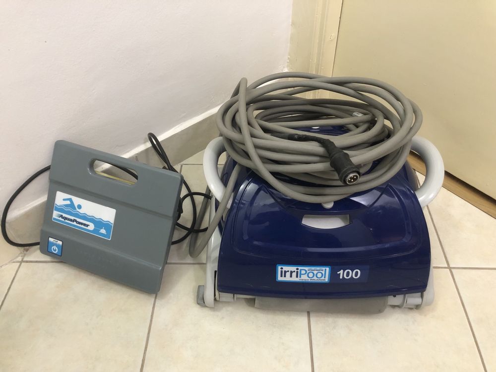 Robot aspirator curatare intretine piscina Irripool 100