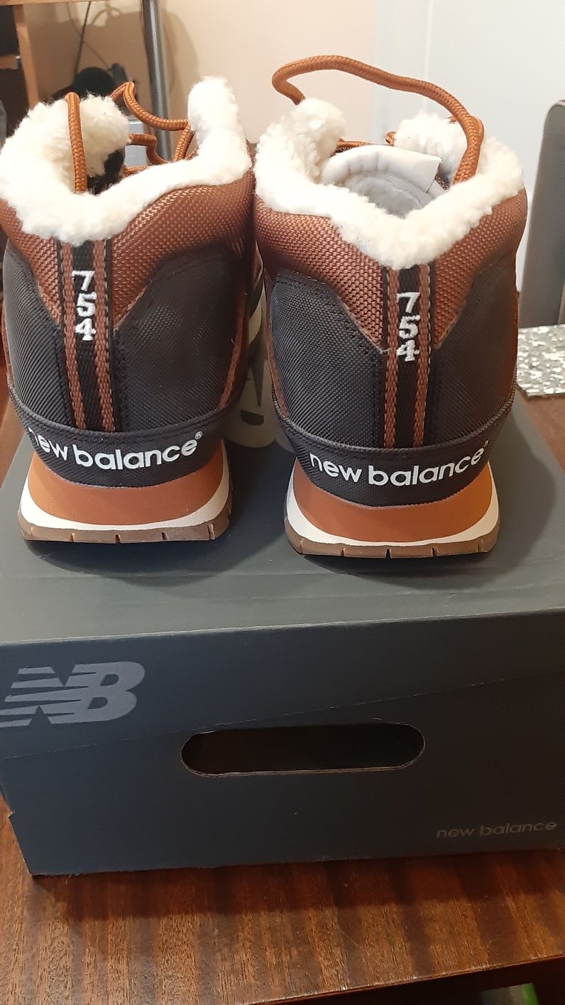 Обувки New Balance боти 754