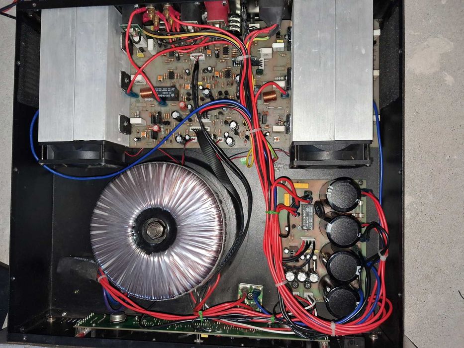 Putere audio Omnitronic P1500. Nu trimit prin curier